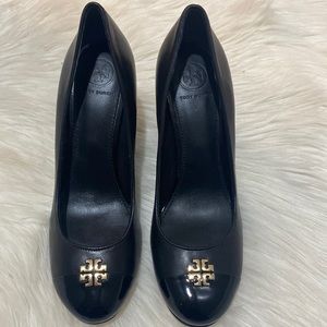 Tory Burch Everly Black leather wedges size 7.5